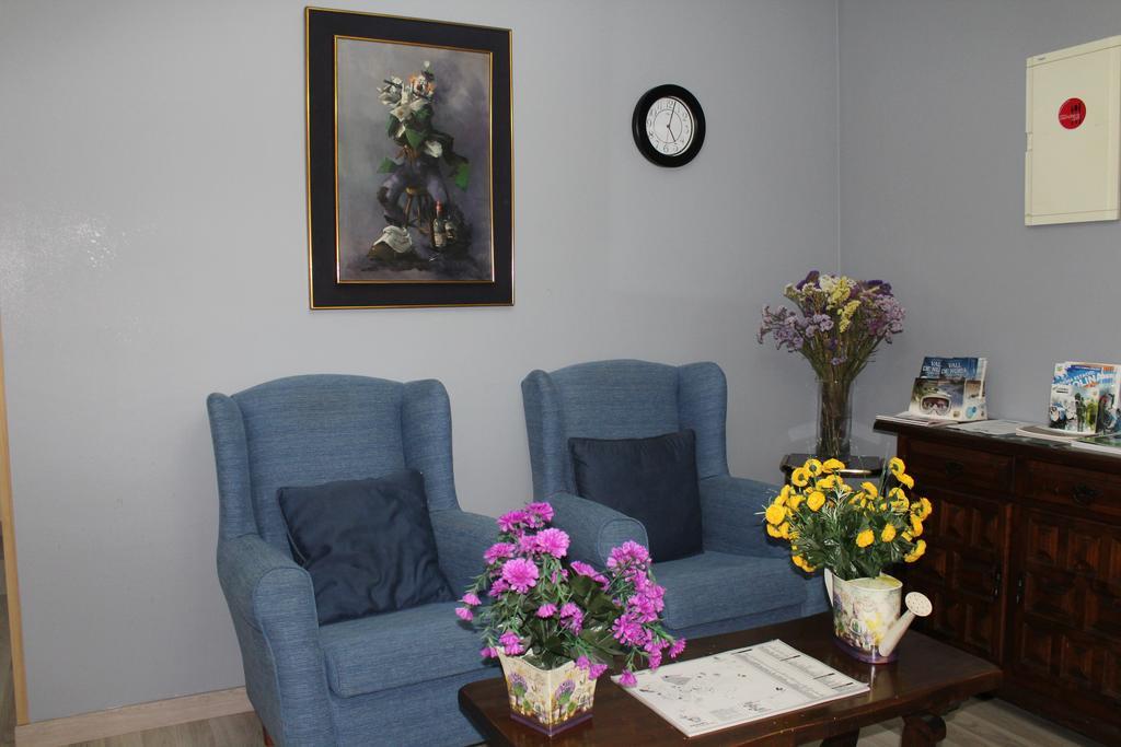 Hostal Montserrat Tona Luaran gambar
